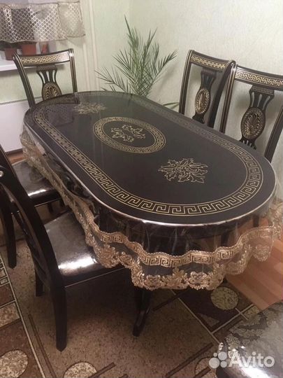 Столы и стулья