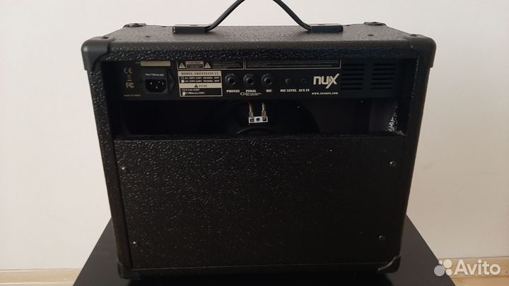 Гитарный комбоусилитель