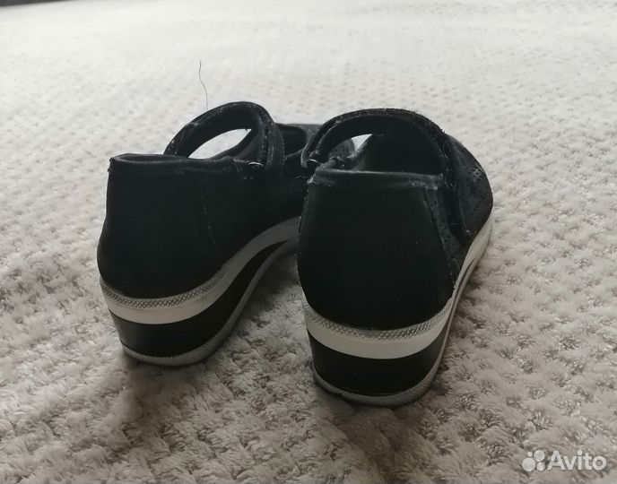 Балетки, Школьные туфли