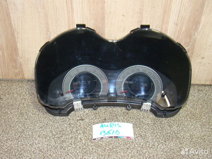 Панель приборов Toyota Auris (E150)