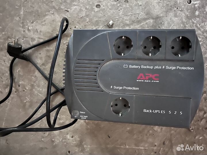 Источник бесперебойного питания APC BE525-RS