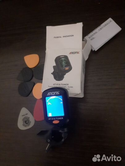 Тюнер для гитары