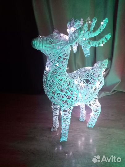 Светящийся новогодний олень