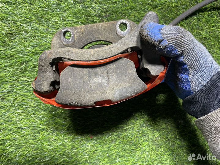 Суппорт тормозной передний правый Renault Sandero