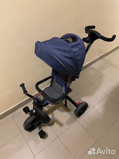 Трехколесный велосипед с ручкой