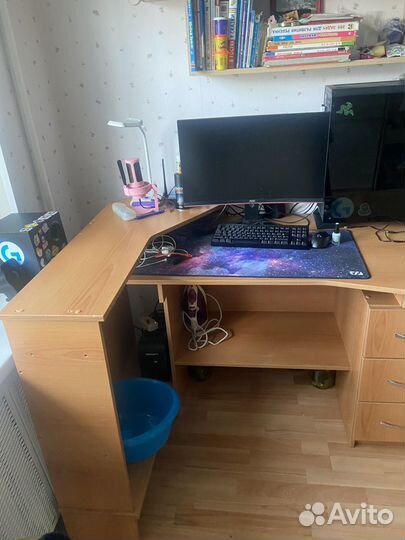 Компьютерный стол
