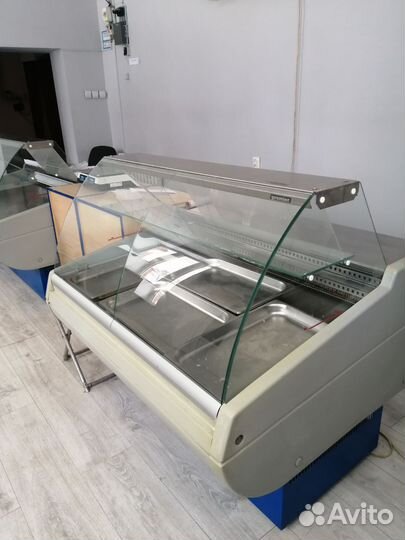 Продам холодильная витрина Премьер