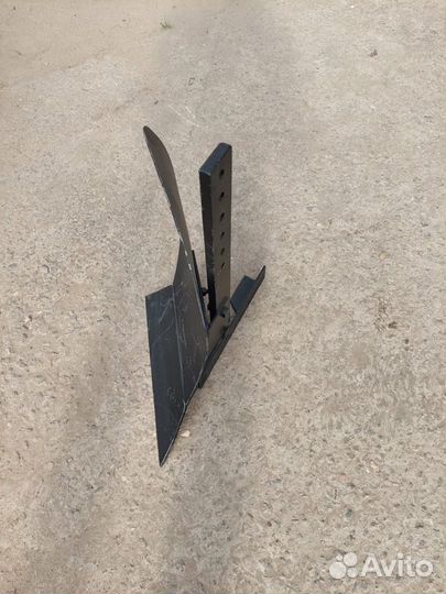 Плуг универсальный для мотоблоков