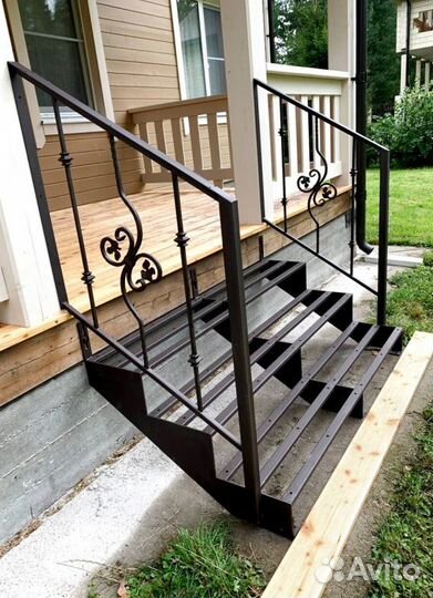 Г-образная лестница с поворотом