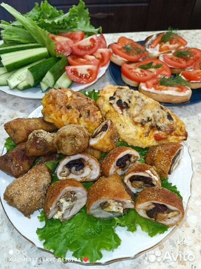 Пельмени, салаты, фрикадельки, котлеты, голубцы