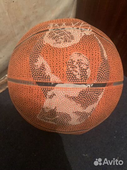 Баскетбольный мяч