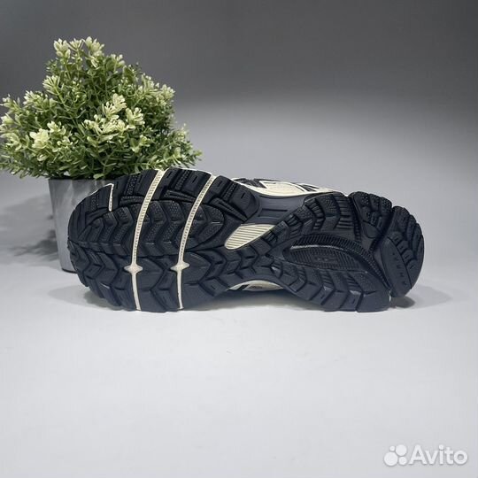 Кроссовки asics