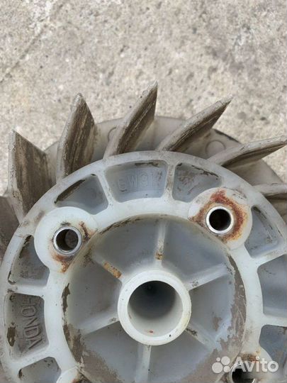 Крыльчатка охлаждения двигателя Honda Lead 90