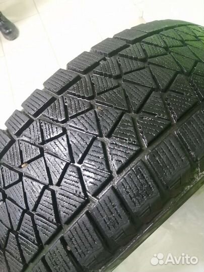 Bridgestone Blizzak DM-V2 R17