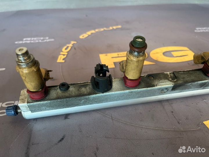 Топливная рейка Volvo C30 MK B5244S4 2010