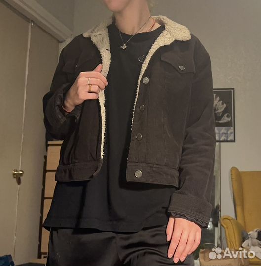 Вельветовая куртка pull&bear