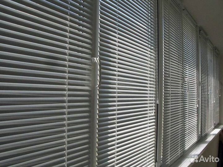 Жалюзи, шторы рулонные