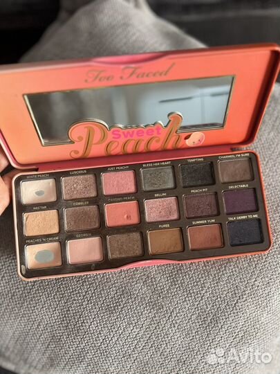 Палетка теней too faced