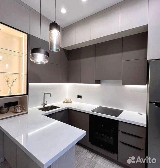 Кухня под потолок под ключ