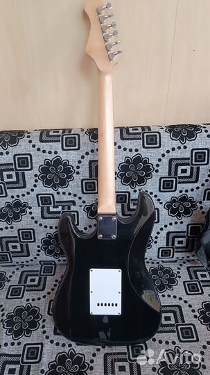 Электрогитара stratocaster, комбик, звук. карта
