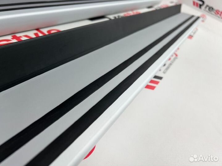 Подножки Toyota RAV4 (XA40) 1м 12-15 N2138