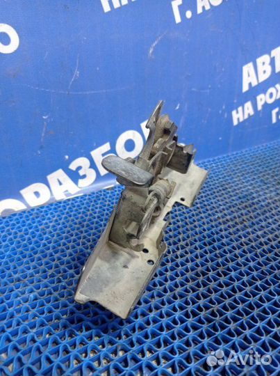 Замок капота Toyota Corolla 120 седан 2004