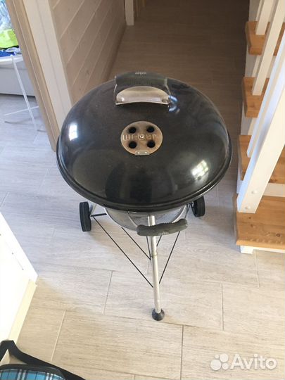 Угольный гриль барбекю Weber Compact Kettle 57 см