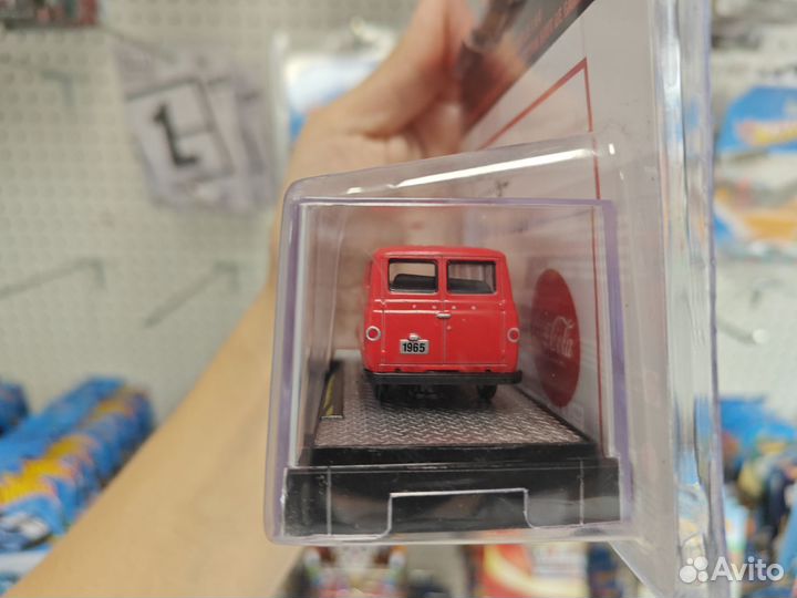 1965 Ford Ecoline Van - M2 Machines 1:64