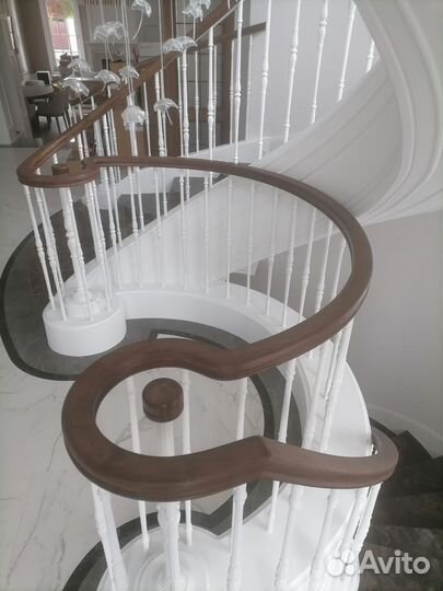 Изготовление деревянных поручней