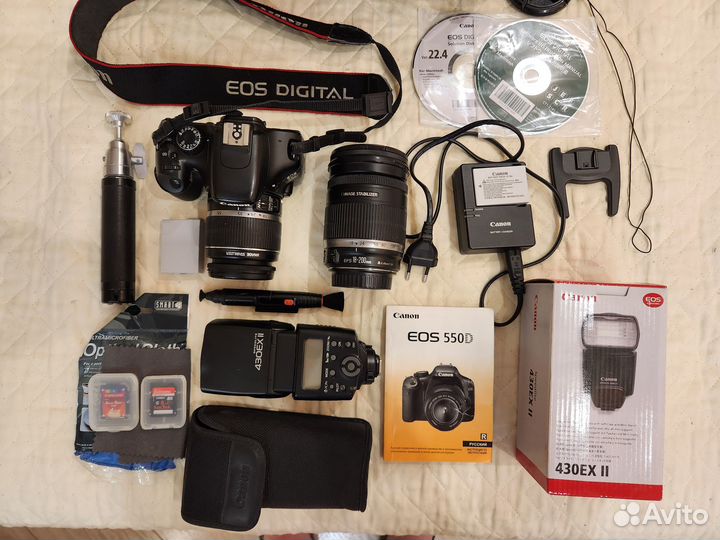 Комплект Сanon EOS 550D+ travel объектив+вспышка