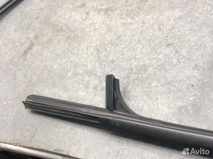 Пер лев уплотнитель Cube Z10