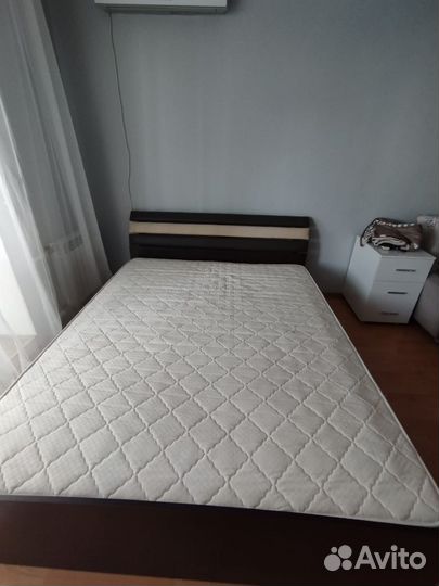 Кровать двухспальная с матрасом бу 160 200