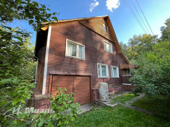 Дача 181,1 м² на участке 6 сот.