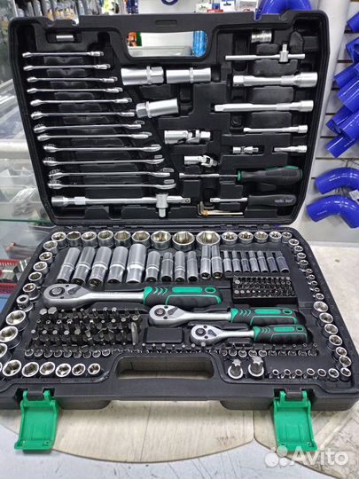 Автомобильный набор инструментов