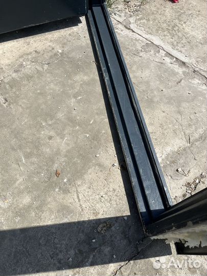 Металлическая дверь бу