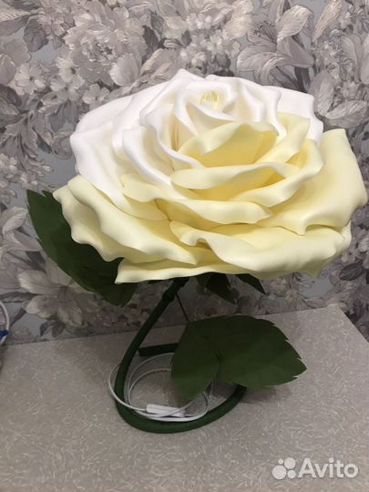 Ростовые цветы и светильники из изолона