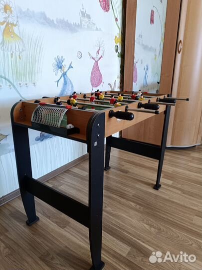 Настольный футбол (кикер)