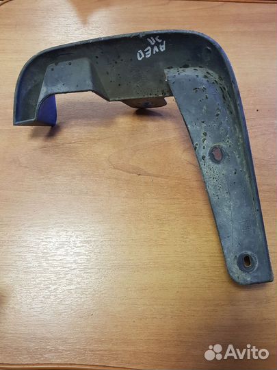 Брызговик задний правый Chevrolet aveo
