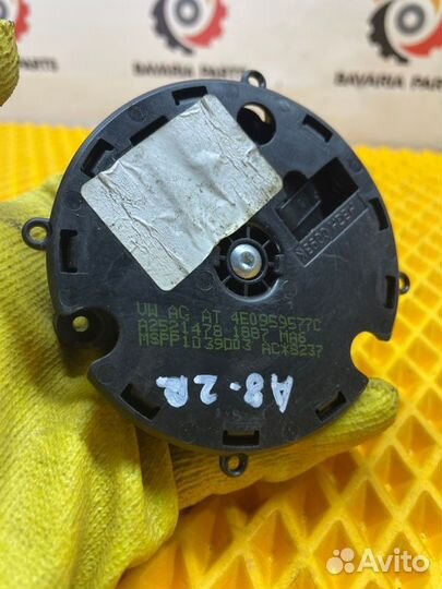 Мотор зеркала правый Audi A8 D3 4.2 2007