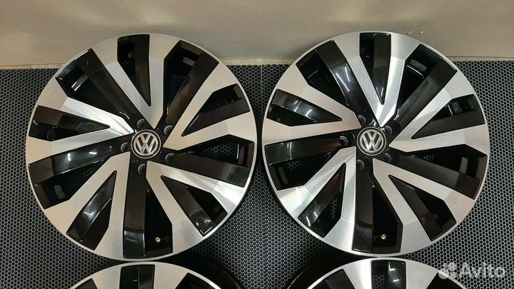 Оригинальные диски Volkswagen Touareg 3 R18 Италия