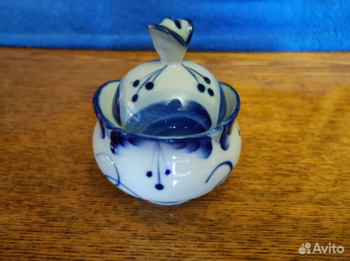 Сахарница гжель