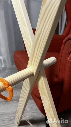 Деревянный мобиль на пол