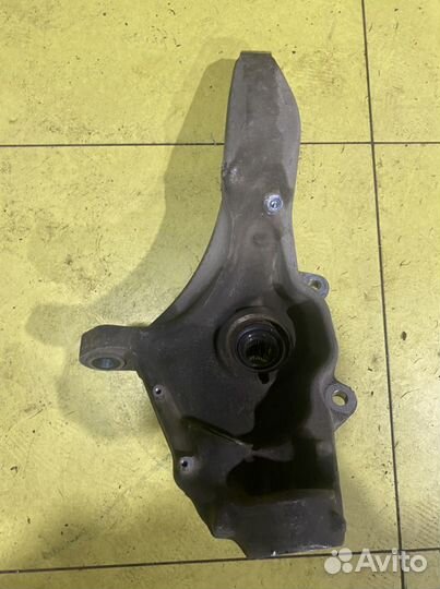 Land Rover Range Rover l405 кулак передний правый