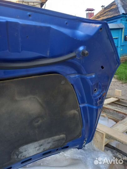 Капот на mitsubishi lancer 10