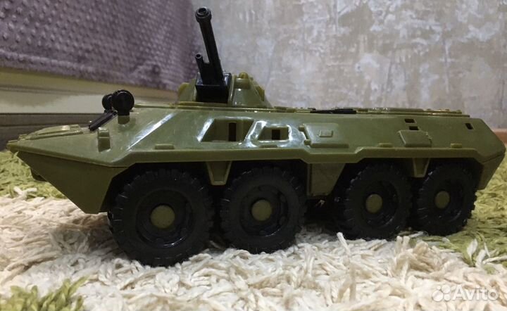 Игрушечный танк