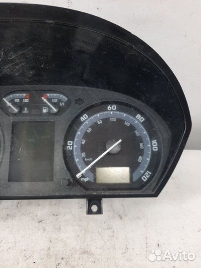 Щиток приборов (приборная панель) Skoda Fabia