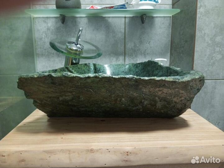 Раковины из камня (хибинит габбро-диабаз)