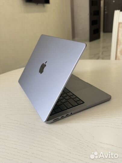 Macbook pro 14 m1 16 512 A2442