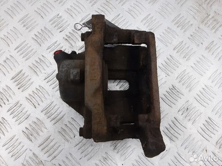 Суппорт передний правый Renault Scenic 1999