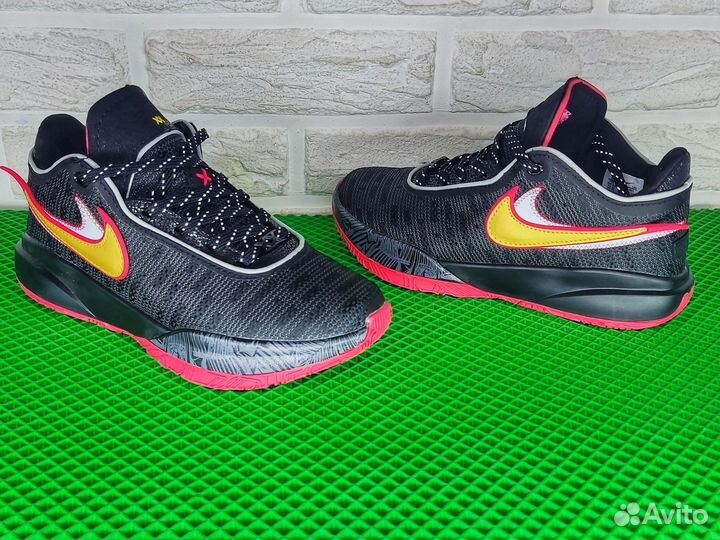 Баскетбольные кроссовки nike lebron 20